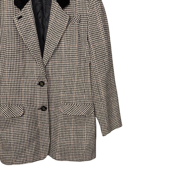 Vintage Wool Blend Houndstooth Blazer with Velvet Collar, Size 6, 90s Academia - Picture 4 of 9
